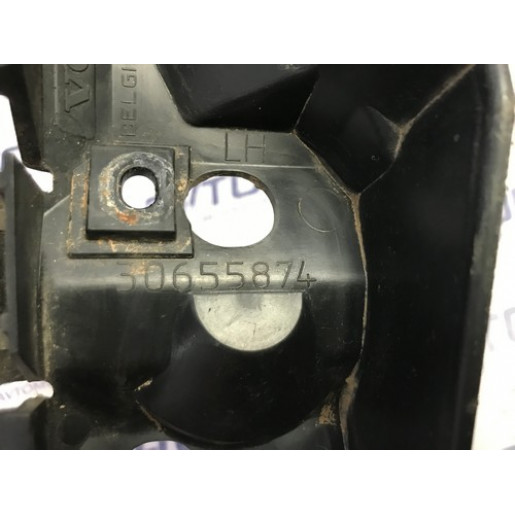 Кронштейн переднего бампера левый Volvo V50 30655874